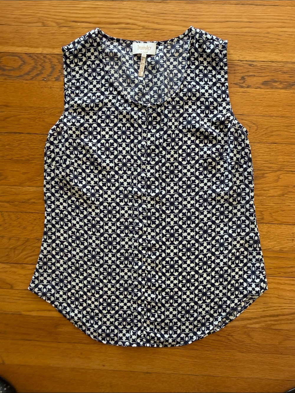 Laundry By Shelli Segal Navy and White Geometric Print Sleeveless Top Small